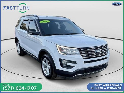 Used 2016 Ford Explorer XLT w/ Equipment Group 201A AWD/4WD image 4