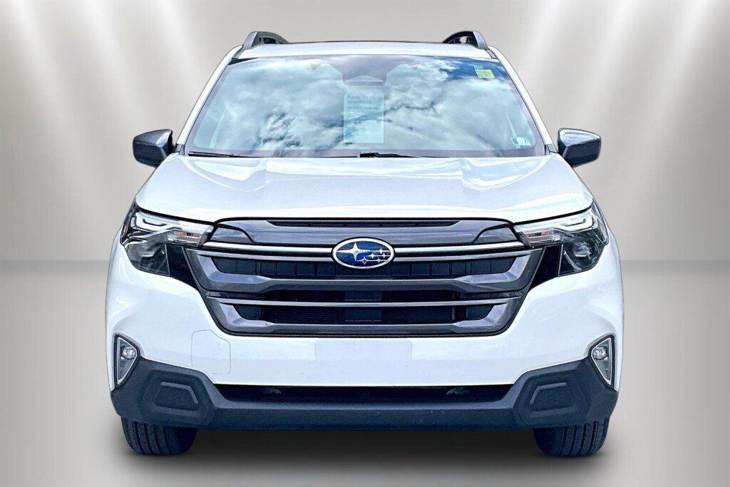 Used 2026 Subaru Forester Premium AWD/4WD image 2