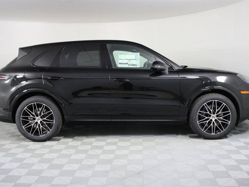New 2026 Porsche Cayenne image 8