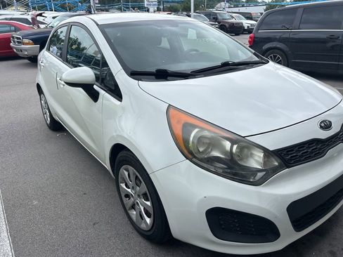 Used 2012 Kia Rio LX w/ PWR Pkg FWD image 2