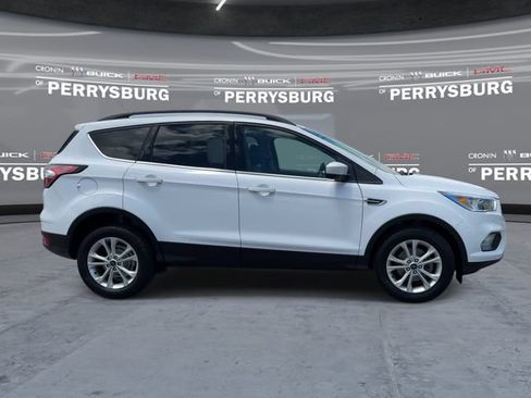 Used 2018 Ford Escape SE FWD image 9