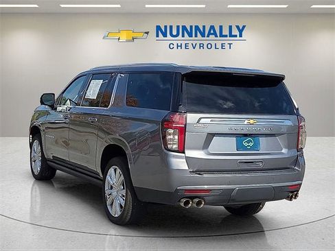 Certified 2022 Chevrolet Suburban High Country image 3