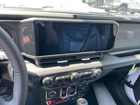 New 2026 Jeep Gladiator Sport AWD/4WD image 12