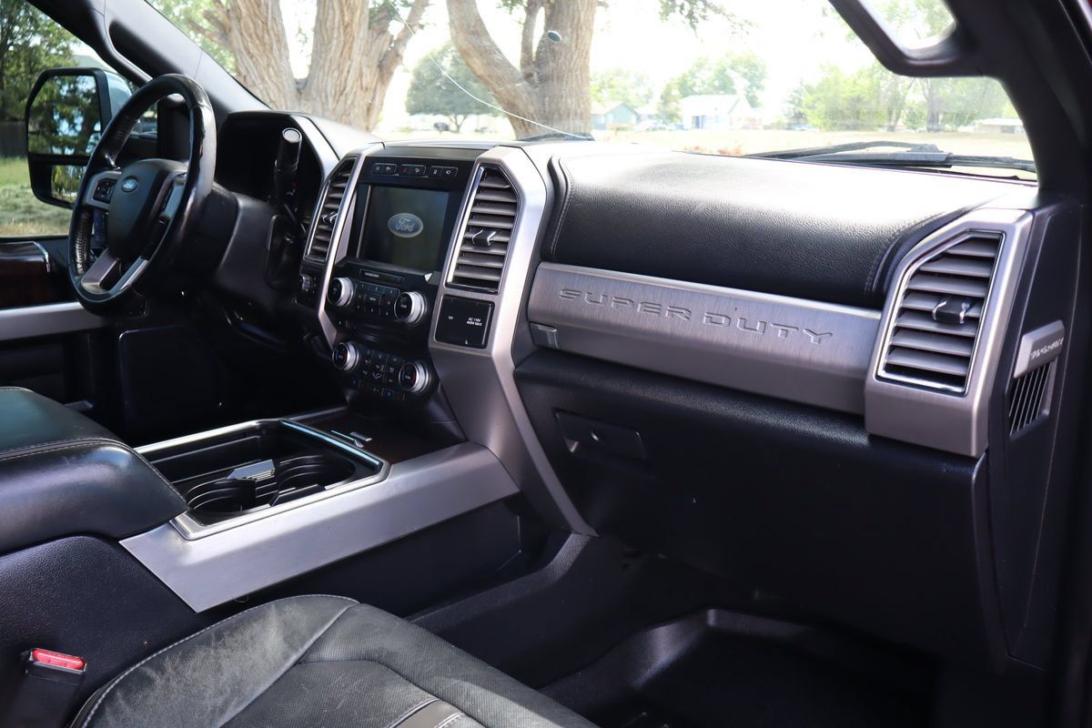 Used 2017 Ford F250 Platinum w/ Platinum Ultimate Package AWD/4WD image 17