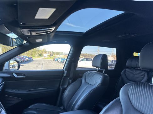 Used 2023 Hyundai Palisade Calligraphy image 9