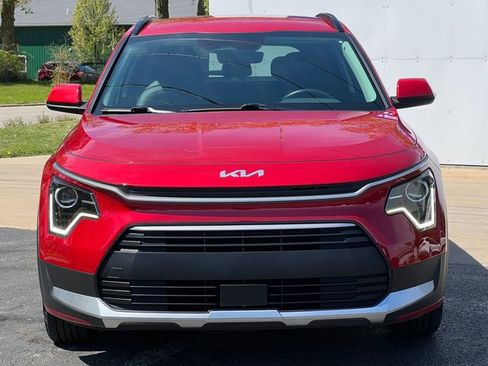Used 2023 Kia Niro EX FWD image 37