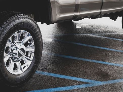 Used 2019 Ford F250 Lariat w/ Chrome Package image 9