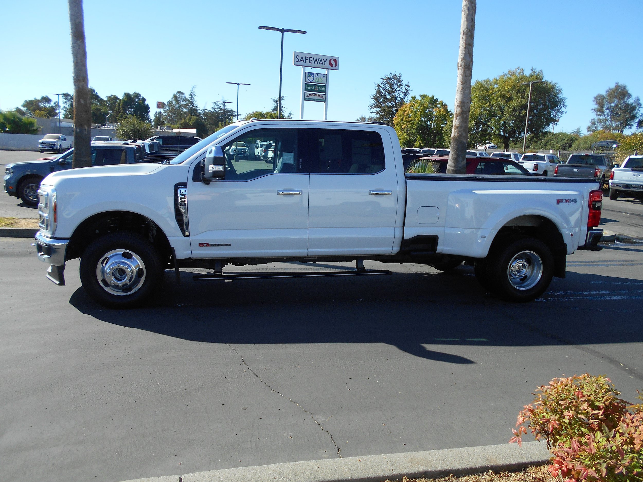 Certified 2024 Ford F350 Lariat w/ Lariat Ultimate Package AWD/4WD image 2