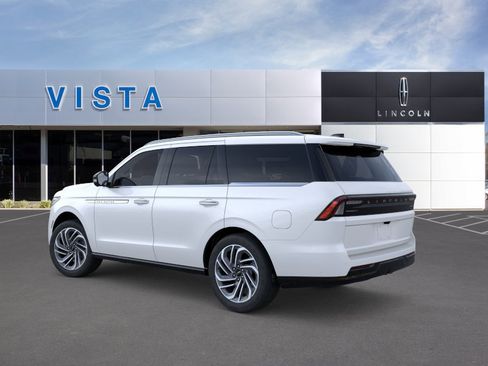 New 2026 Lincoln Navigator Reserve AWD/4WD image 4