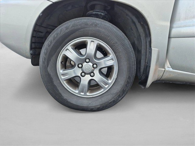 Used 2005 Toyota Highlander 4WD V6 w/ 3rd Row image 12