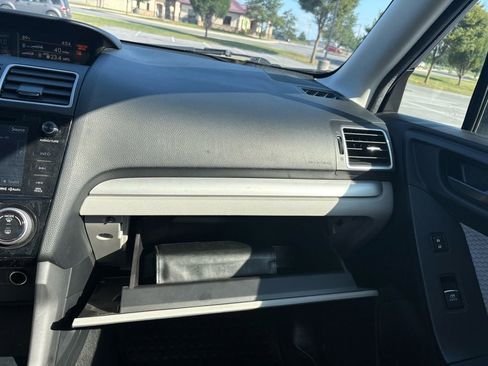 Used 2017 Subaru Forester 2.5i Premium image 37