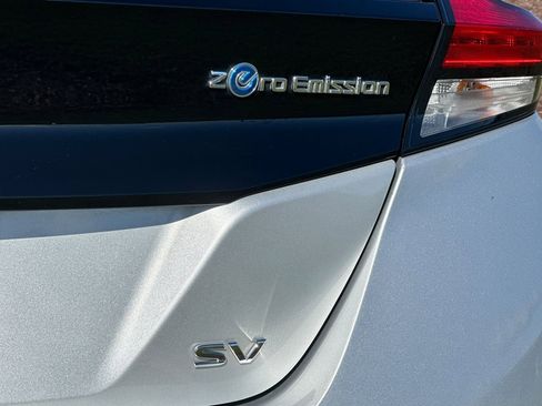 Used 2022 Nissan Leaf SV image 32