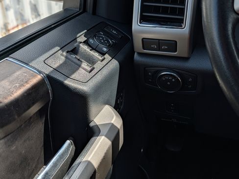 Used 2022 Ford F250 Lariat w/ Lariat Value Package image 24