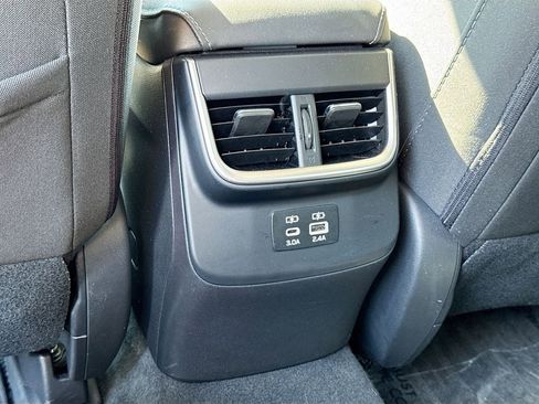 Used 2023 Subaru Outback Premium image 39