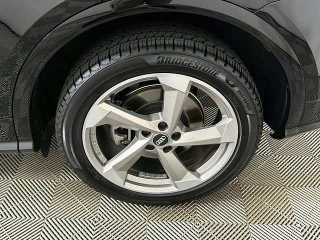 Used 2020 Audi Q5 2.0T Titanium Premium Plus AWD/4WD image 22