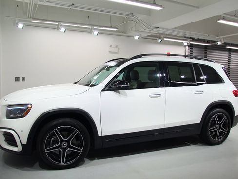 Certified 2024 Mercedes-Benz GLB 250 4MATIC image 4
