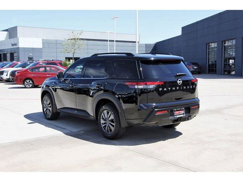 New 2026 Nissan Pathfinder SV w/ SV Premium Package FWD image 3