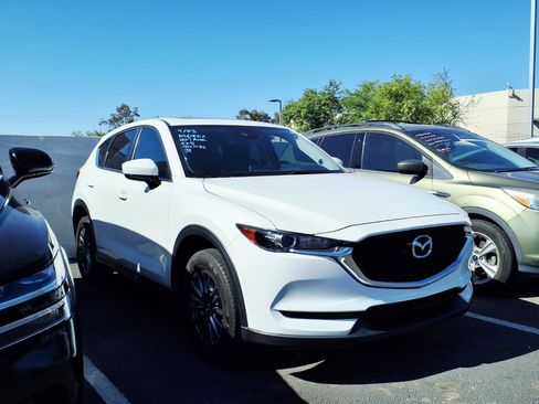 Used 2017 MAZDA CX-5 Touring w/ Preferred Equipment Package FWD image 3