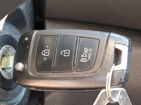 Used 2023 Hyundai Kona SE image 23