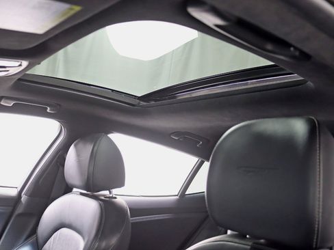 Used 2018 Kia Stinger GT2 image 30