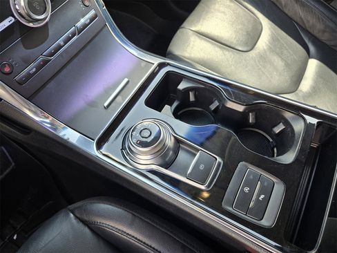 Used 2020 Ford Edge Titanium image 18