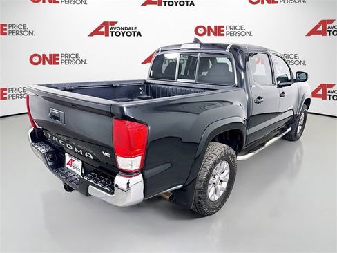 Certified 2017 Toyota Tacoma SR5 image 7