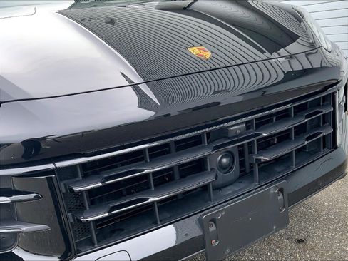 Used 2024 Porsche Cayenne S AWD/4WD image 31