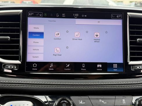 Used 2023 Chrysler Pacifica Touring-L FWD image 14