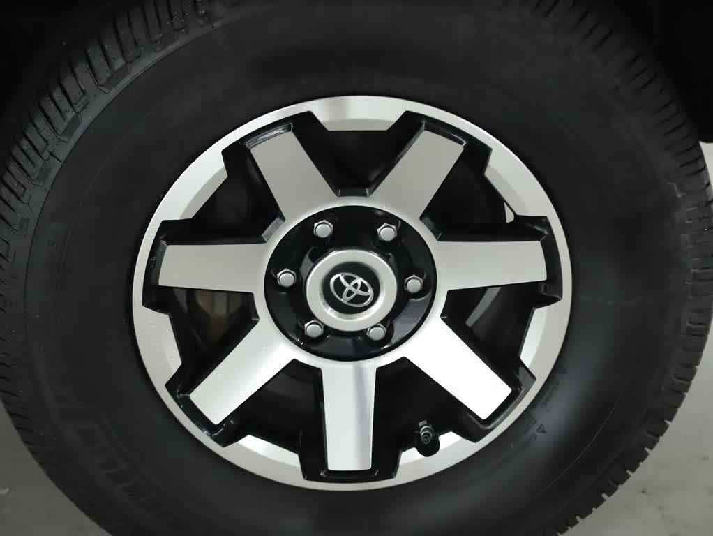 Used 2021 Toyota 4Runner TRD Off-Road Premium w/ Moonroof Package AWD/4WD image 10