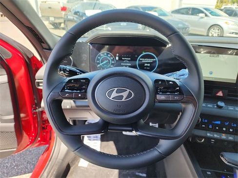 New 2025 Hyundai Elantra SEL image 24