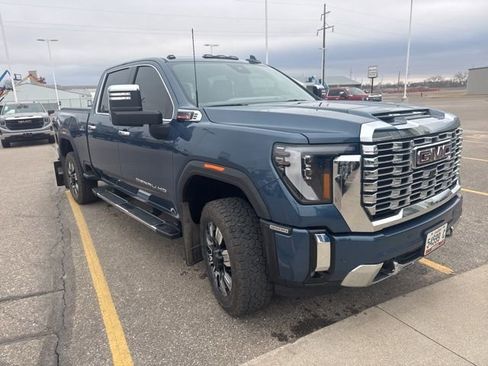 Used 2024 GMC Sierra 3500 Denali w/ Denali Reserve Package image 2