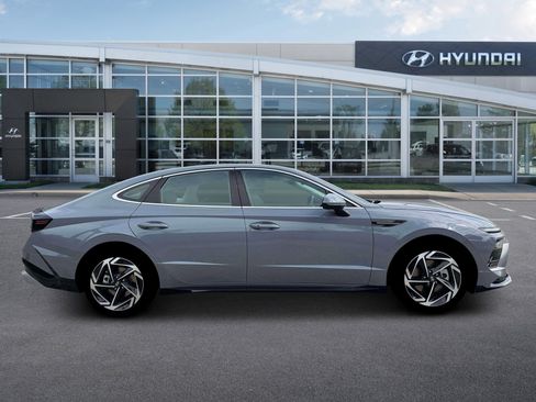 New 2026 Hyundai Sonata SEL FWD image 9