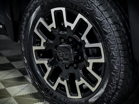 New 2025 GMC Sierra 2500 Denali w/ Denali Reserve Package image 3