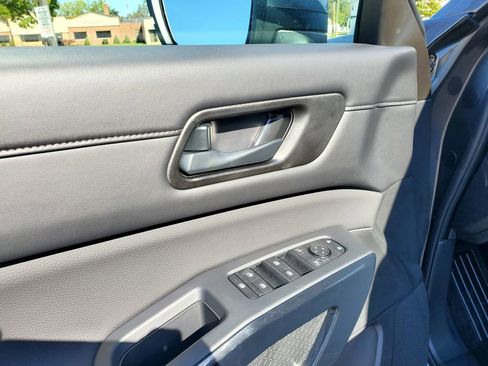 New 2025 Nissan Pathfinder SV image 19