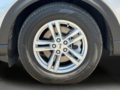 Used 2023 Ford Explorer XLT w/ Equipment Group 202A RWD image 28