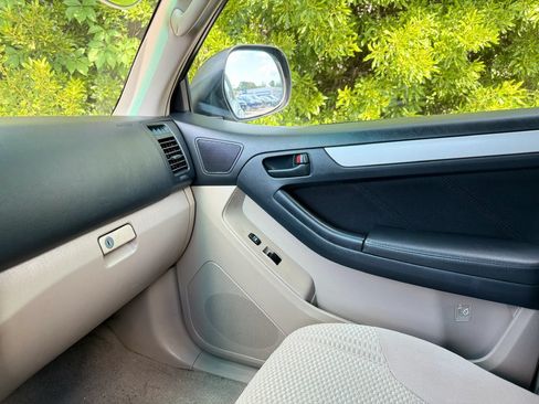Used 2006 Toyota 4Runner SR5 RWD image 28