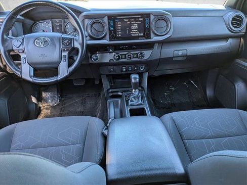 Used 2018 Toyota Tacoma TRD Sport RWD image 16