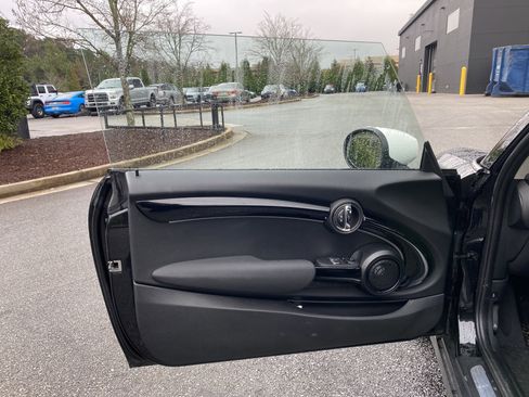 Certified 2024 MINI Cooper SE image 18