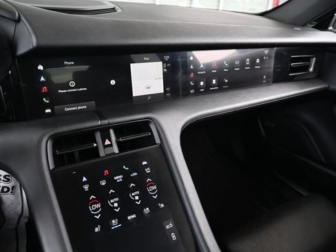 Used 2022 Porsche Taycan 4S AWD/4WD image 32