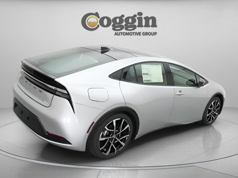New 2025 Toyota Prius Plug-In Hybrid image 18