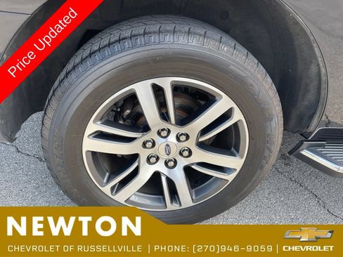 Used 2023 Ford Expedition Limited AWD/4WD image 46