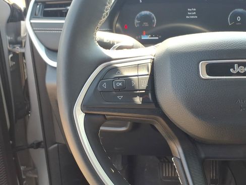 Used 2023 Jeep Grand Cherokee L Laredo w/ Luxury Tech Group I AWD/4WD image 17