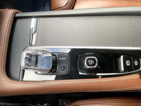 Used 2022 Volvo XC90 T8 Inscription w/ Advanced Package image 20