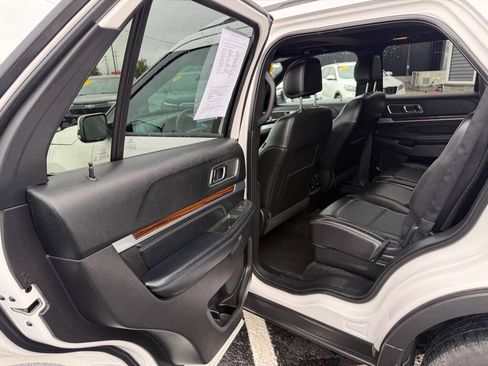 Used 2017 Ford Explorer Limited w/ Equipment Group 301A AWD/4WD image 34