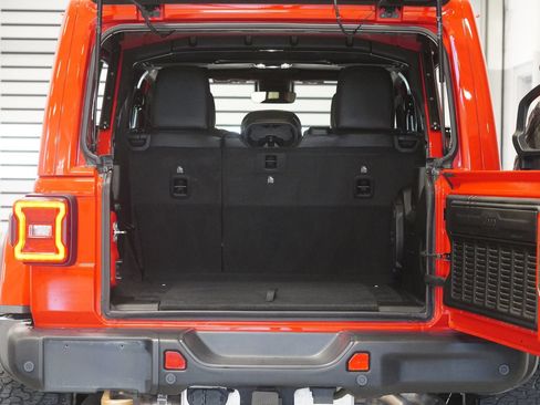 Used 2023 Jeep Wrangler Unlimited Rubicon 392 w/ Xtreme Recon 35" Tire Package AWD/4WD image 28