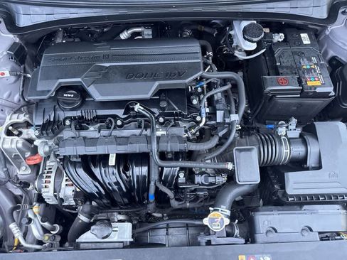 Used 2023 Hyundai Elantra Limited FWD image 12