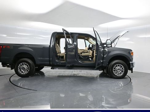 Used 2021 Ford F250 XLT w/ XLT Premium Package AWD/4WD image 4