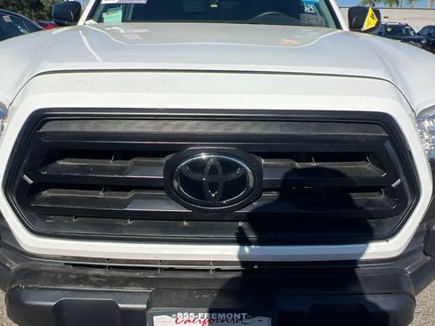 Used 2023 Toyota Tacoma SR RWD image 11