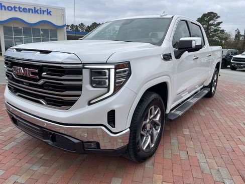 Used 2022 GMC Sierra 1500 SLT w/ SLT Premium Plus Package AWD/4WD image 1