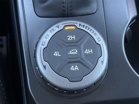 New 2025 Ford Bronco Badlands image 9